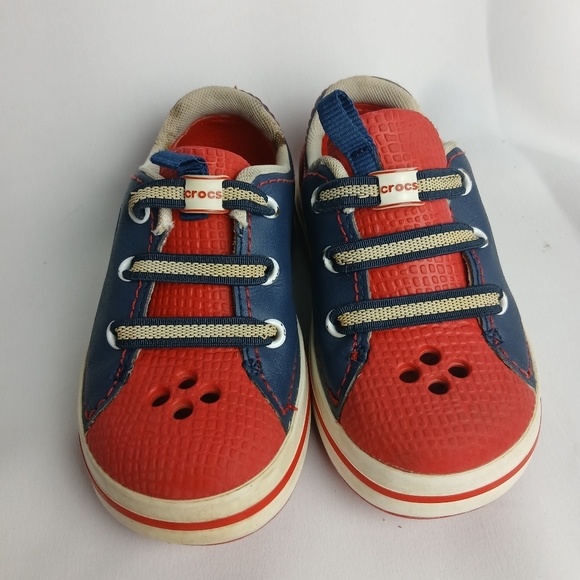 CROCS Kid Shoes Size 10 Waterproof Blue And Red No Laces Pull On - Picture 2 of 8